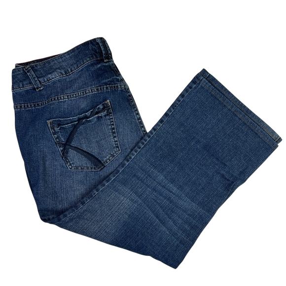 Lane Bryant Distinctly Boot Cut-Right Fit Technology-Red Triangle - 18 Average 1 - Picture 1 of 15